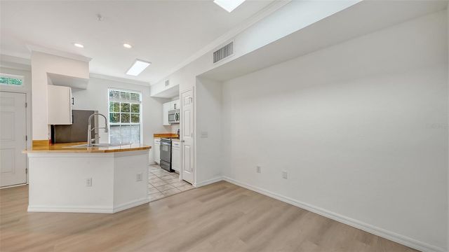 5561 ROSEHILL ROAD 104, Sarasota, FL 34233