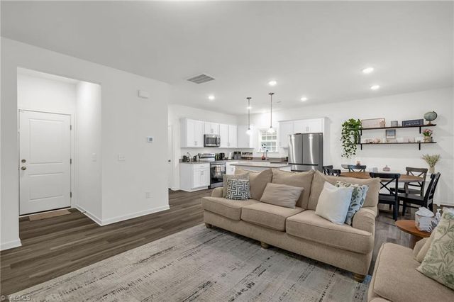 828 Sagemount Street, Jamestown, NC 27282