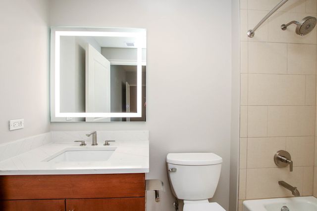 850 N Lake Shore Drive 1310, Chicago, IL 60611
