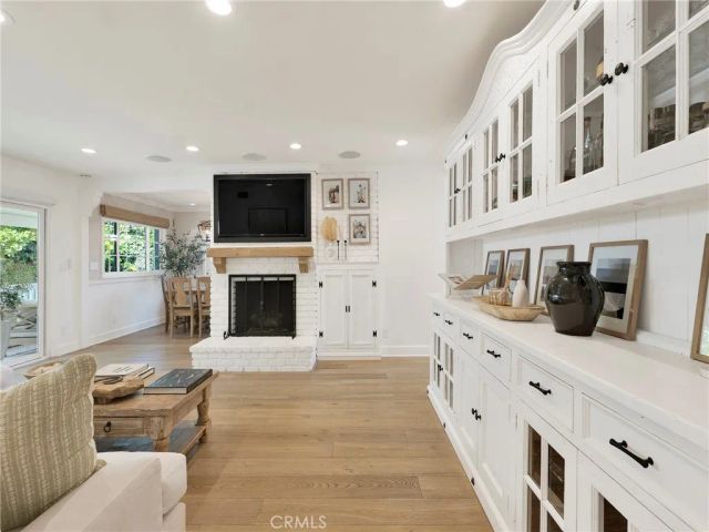23271 Sylvan, Woodland Hills, CA 91367