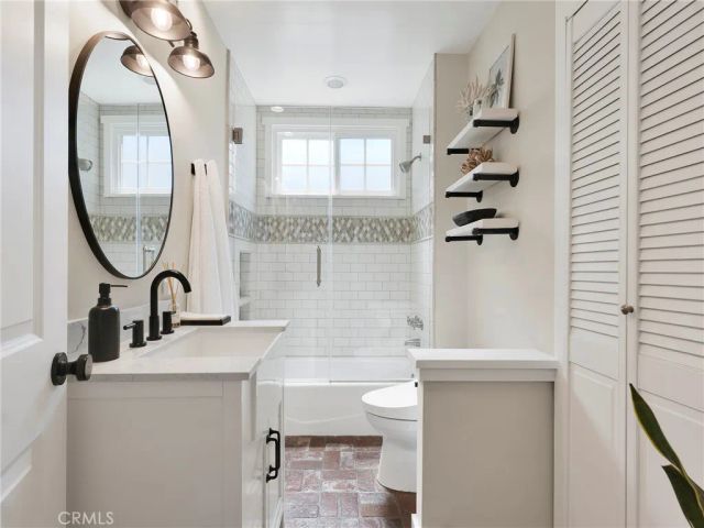 23271 Sylvan, Woodland Hills, CA 91367