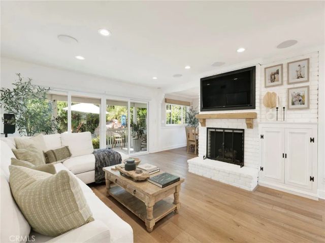 23271 Sylvan, Woodland Hills, CA 91367