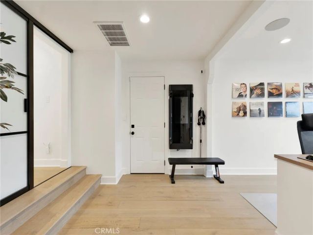 23271 Sylvan, Woodland Hills, CA 91367
