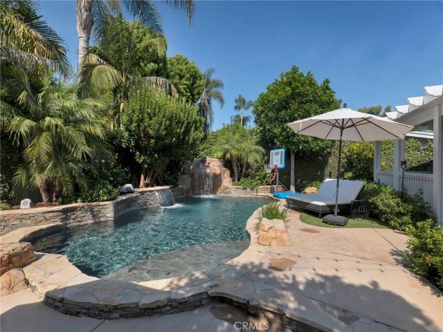 23271 Sylvan, Woodland Hills, CA 91367