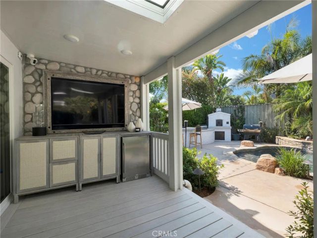 23271 Sylvan, Woodland Hills, CA 91367