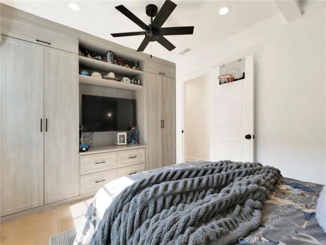 23271 Sylvan, Woodland Hills, CA 91367