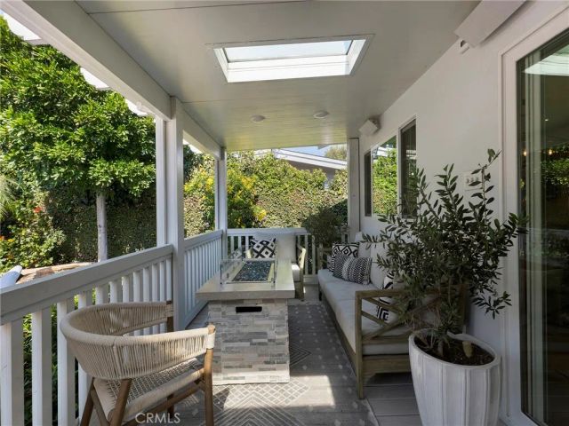 23271 Sylvan, Woodland Hills, CA 91367