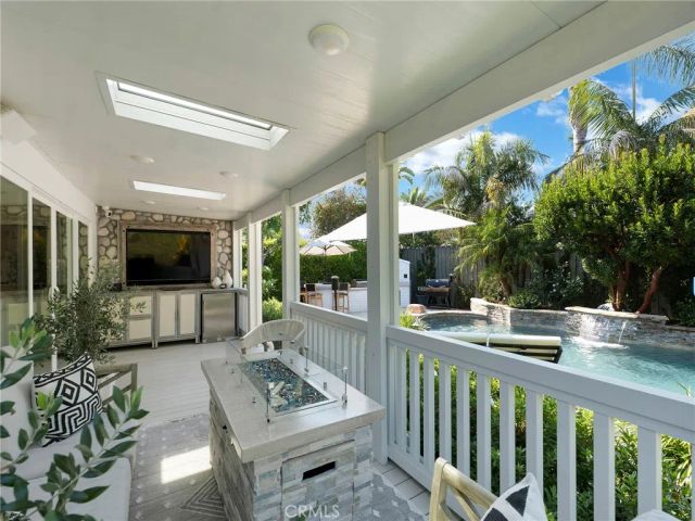 23271 Sylvan, Woodland Hills, CA 91367