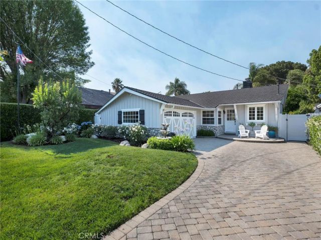 23271 Sylvan, Woodland Hills, CA 91367
