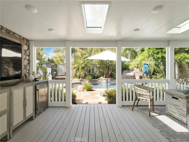 23271 Sylvan, Woodland Hills, CA 91367