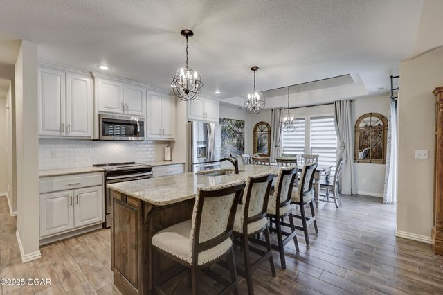 512 Dogwood Trails Loop, Carl Junction, MO 64834