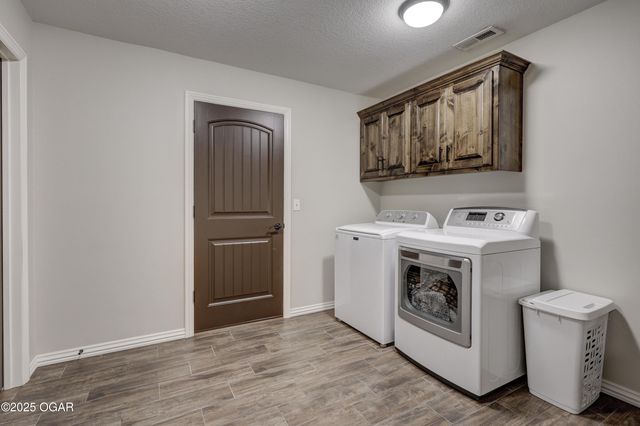 512 Dogwood Trails Loop, Carl Junction, MO 64834