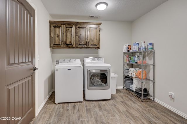 512 Dogwood Trails Loop, Carl Junction, MO 64834