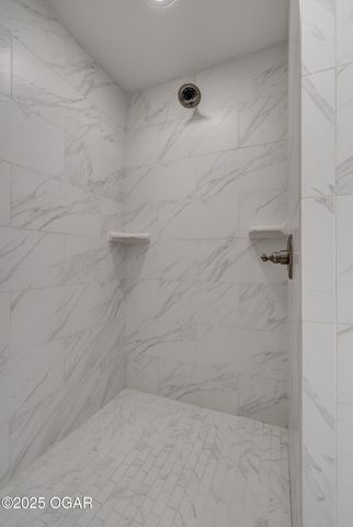 512 Dogwood Trails Loop, Carl Junction, MO 64834