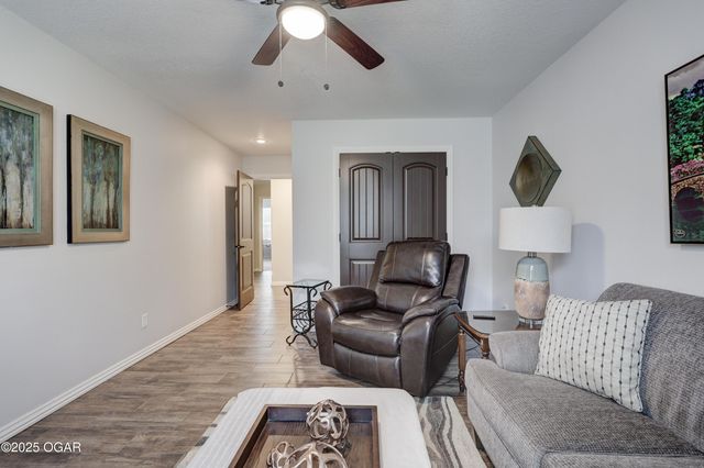 512 Dogwood Trails Loop, Carl Junction, MO 64834