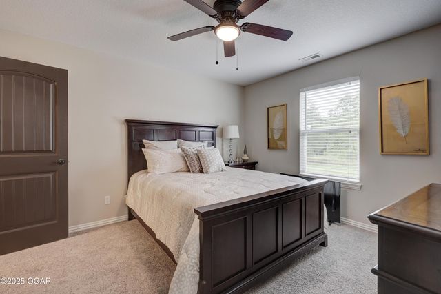 512 Dogwood Trails Loop, Carl Junction, MO 64834