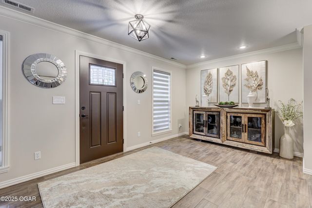 512 Dogwood Trails Loop, Carl Junction, MO 64834