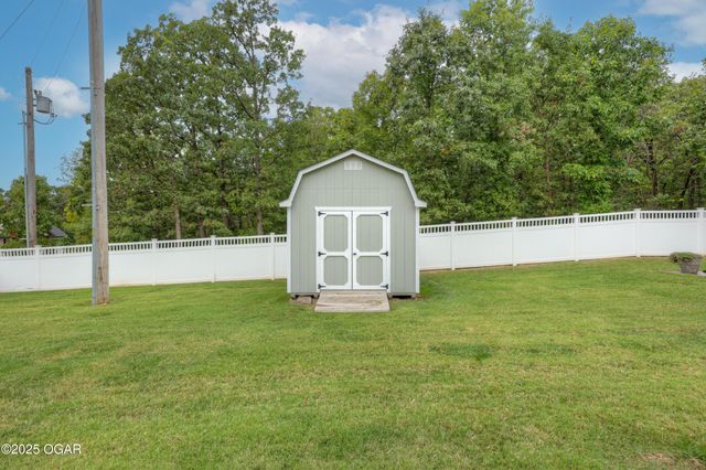 512 Dogwood Trails Loop, Carl Junction, MO 64834