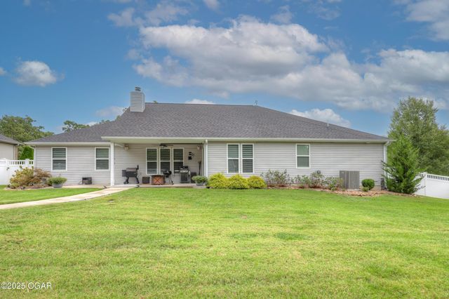 512 Dogwood Trails Loop, Carl Junction, MO 64834