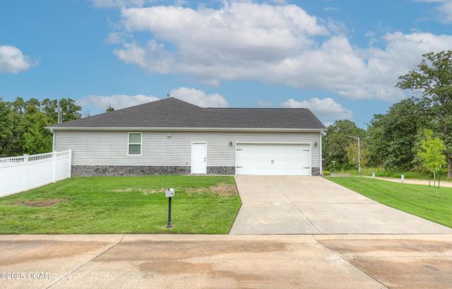 512 Dogwood Trails Loop, Carl Junction, MO 64834