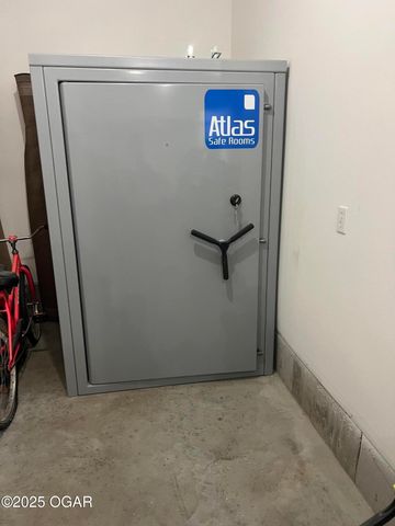 512 Dogwood Trails Loop, Carl Junction, MO 64834