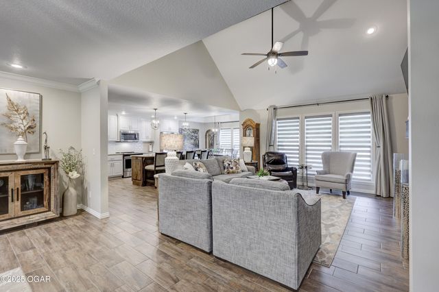 512 Dogwood Trails Loop, Carl Junction, MO 64834