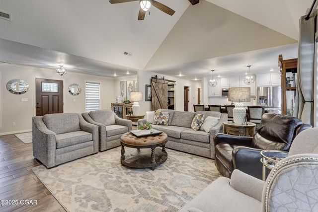 512 Dogwood Trails Loop, Carl Junction, MO 64834