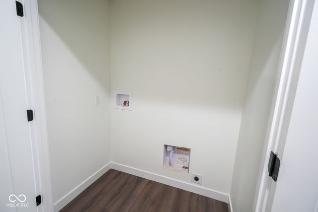 1021 N 9th Street, Elwood, IN 46036