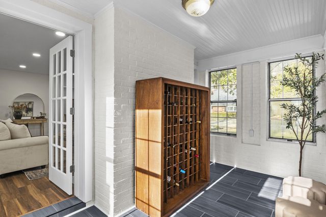 202 Paul Sawyier Drive, Frankfort, KY 40601