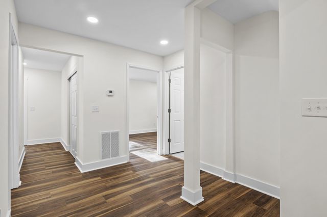 202 Paul Sawyier Drive, Frankfort, KY 40601