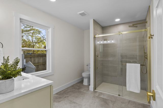 202 Paul Sawyier Drive, Frankfort, KY 40601