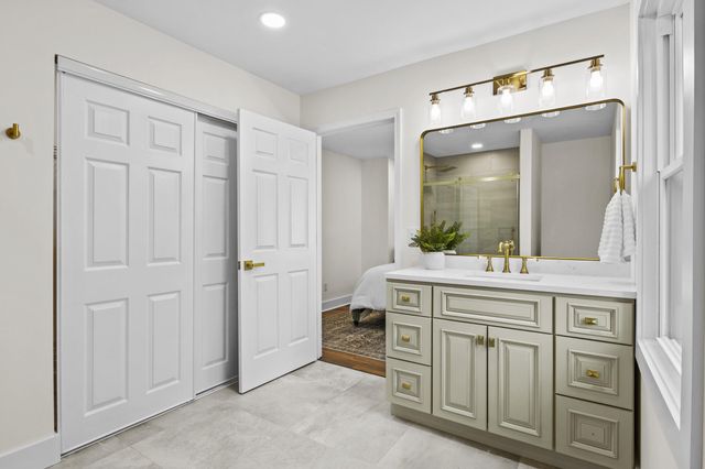 202 Paul Sawyier Drive, Frankfort, KY 40601