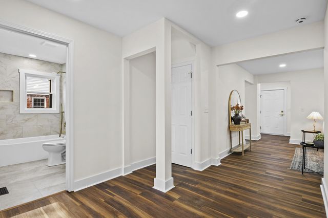 202 Paul Sawyier Drive, Frankfort, KY 40601