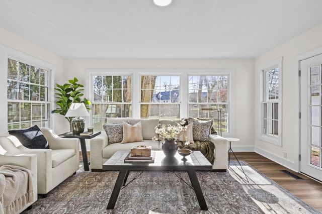 202 Paul Sawyier Drive, Frankfort, KY 40601