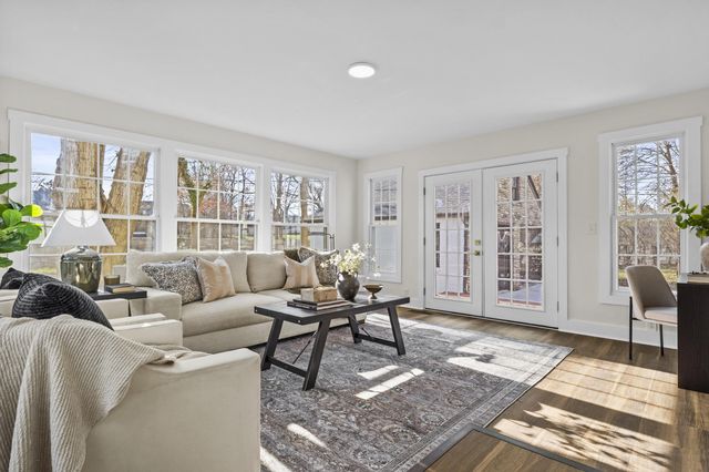 202 Paul Sawyier Drive, Frankfort, KY 40601