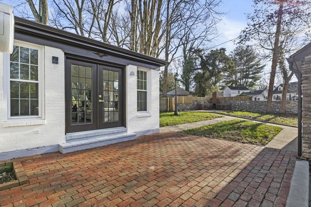 202 Paul Sawyier Drive, Frankfort, KY 40601