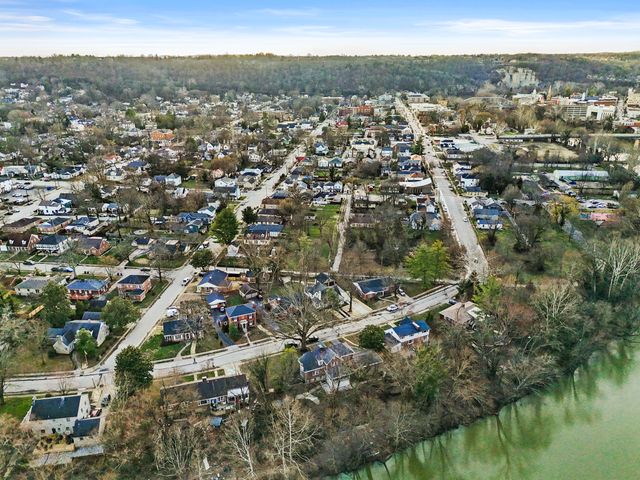 202 Paul Sawyier Drive, Frankfort, KY 40601