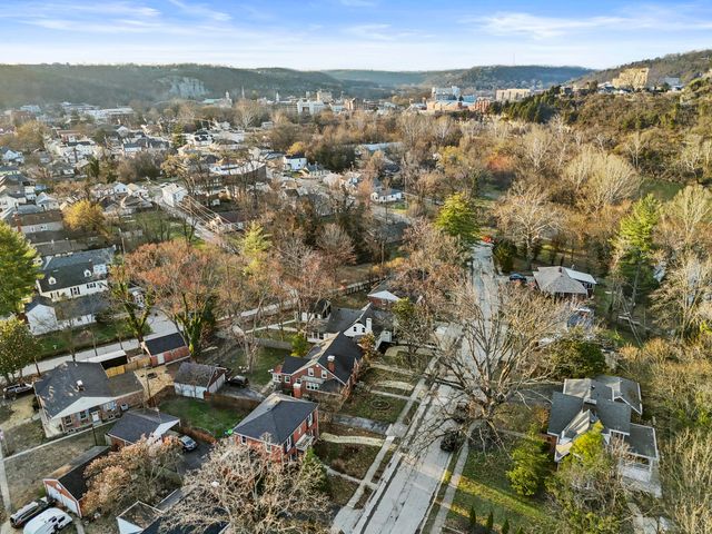 202 Paul Sawyier Drive, Frankfort, KY 40601