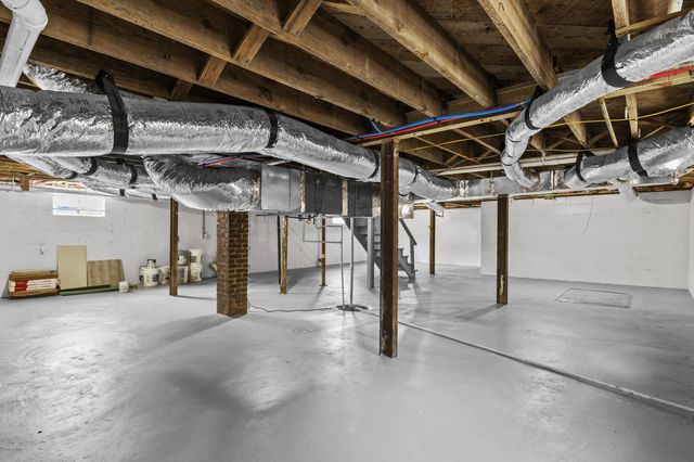 202 Paul Sawyier Drive, Frankfort, KY 40601