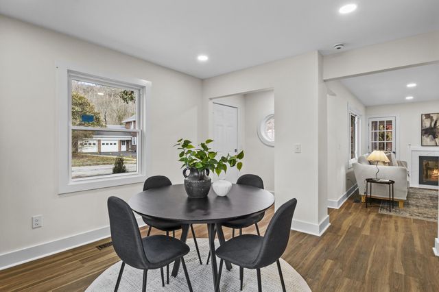 202 Paul Sawyier Drive, Frankfort, KY 40601