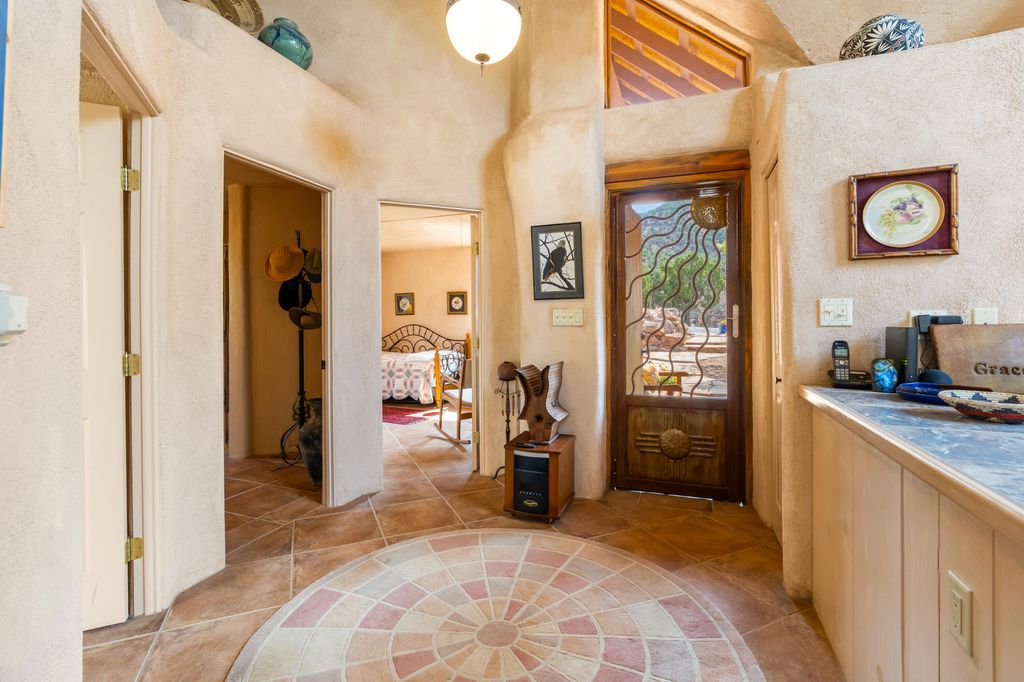 Image 5 of property listing at 467 Madrid Road, Jemez Springs, NM 87025