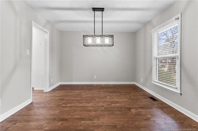 7044 Timbercroft Lane, Fayetteville, NC 28314