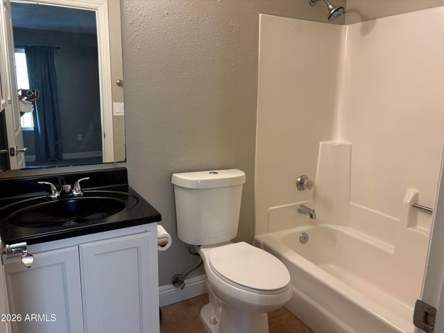 461 W Holmes Avenue 211, Mesa, AZ 85210