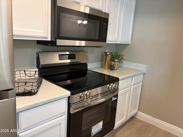 461 W Holmes Avenue 211, Mesa, AZ 85210