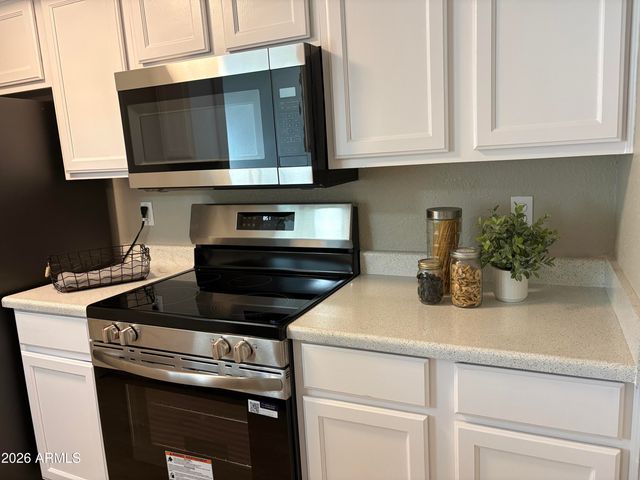 461 W Holmes Avenue 211, Mesa, AZ 85210