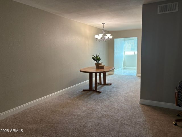 461 W Holmes Avenue 211, Mesa, AZ 85210