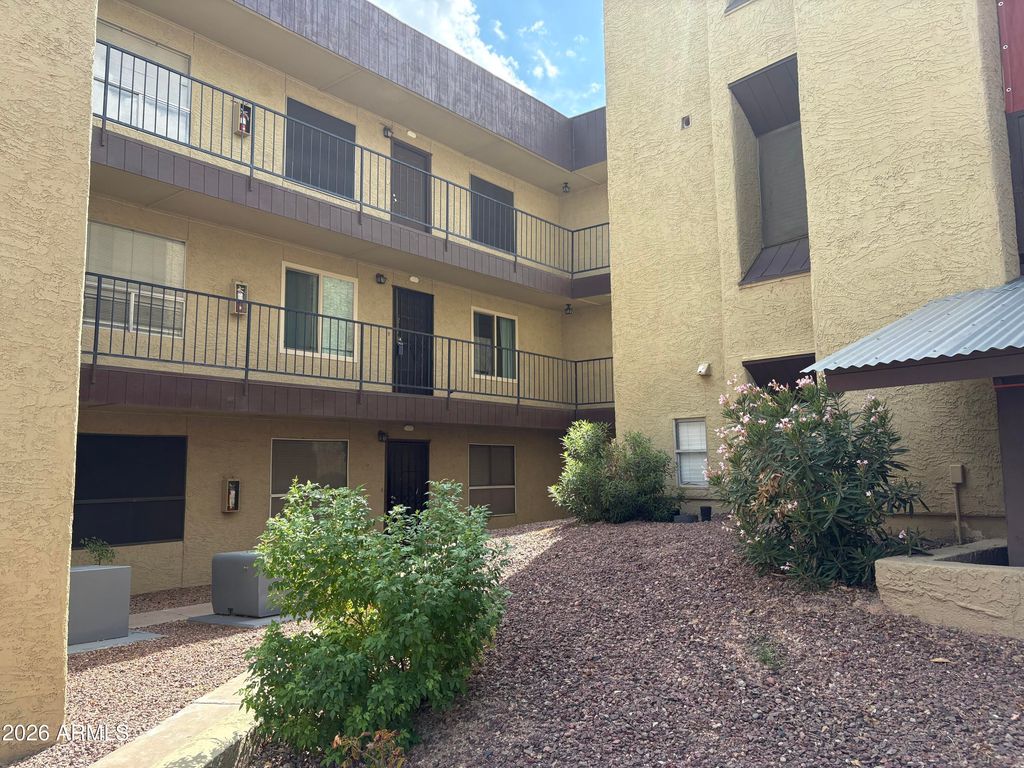 461 W Holmes Avenue 211, Mesa, AZ 85210 — photo 2