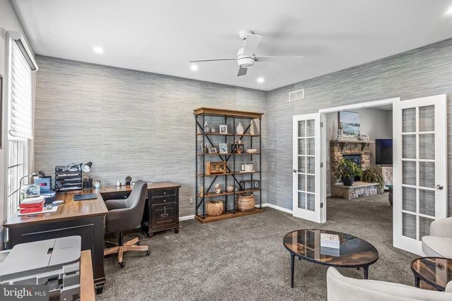 6 CULLEN WAY, Hamilton, NJ 08620