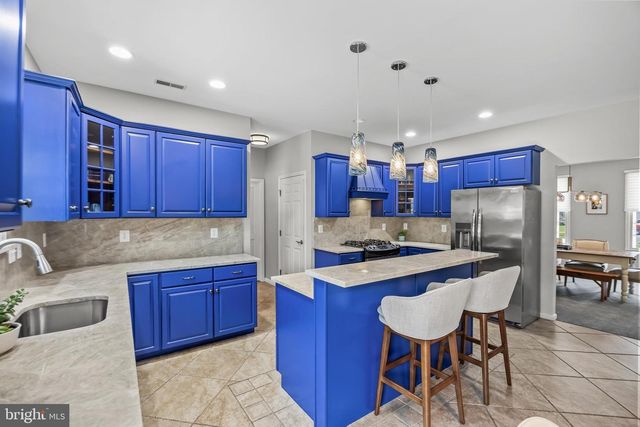 6 CULLEN WAY, Hamilton, NJ 08620