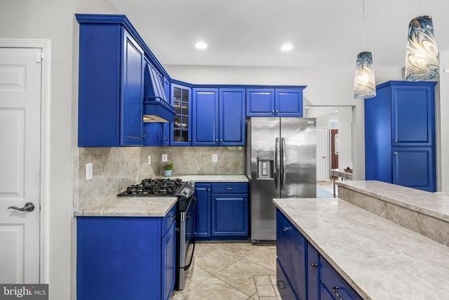 6 CULLEN WAY, Hamilton, NJ 08620